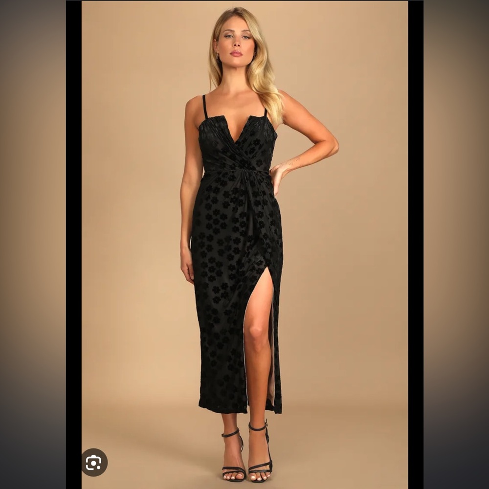 Lulu’s Limousine Lifestyle Black Burnout Velvet Floral Midi Dress